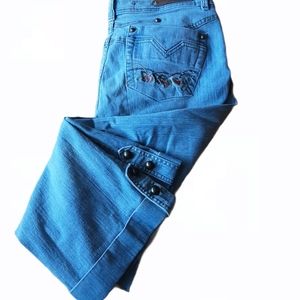 Blue Floral Capri Jeans w/ Embroidery